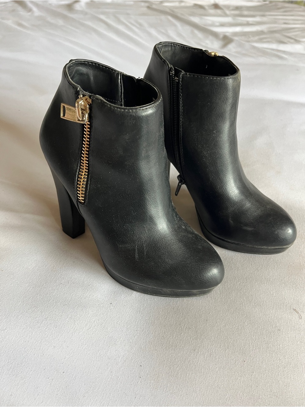 Juicy Couture Black Faux Leather Platform Ankle Booties Size 6.5
